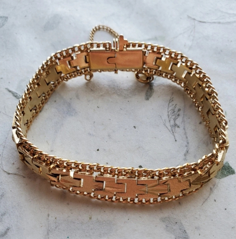 Vintage 18K Gold Plated Diamond Cut Design Bracelet